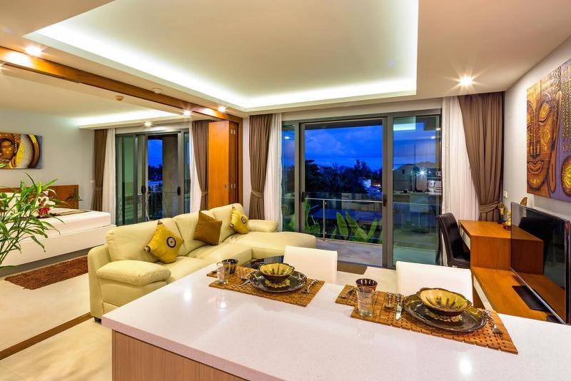 At The Tree Condominium Phuket Екстериор снимка